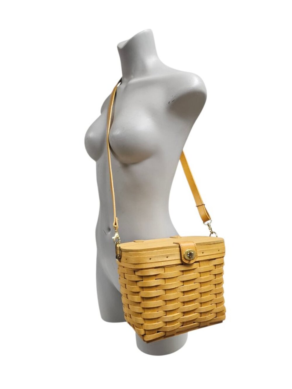 1998 signed Longaberger classic handwoven basket shoulder bag